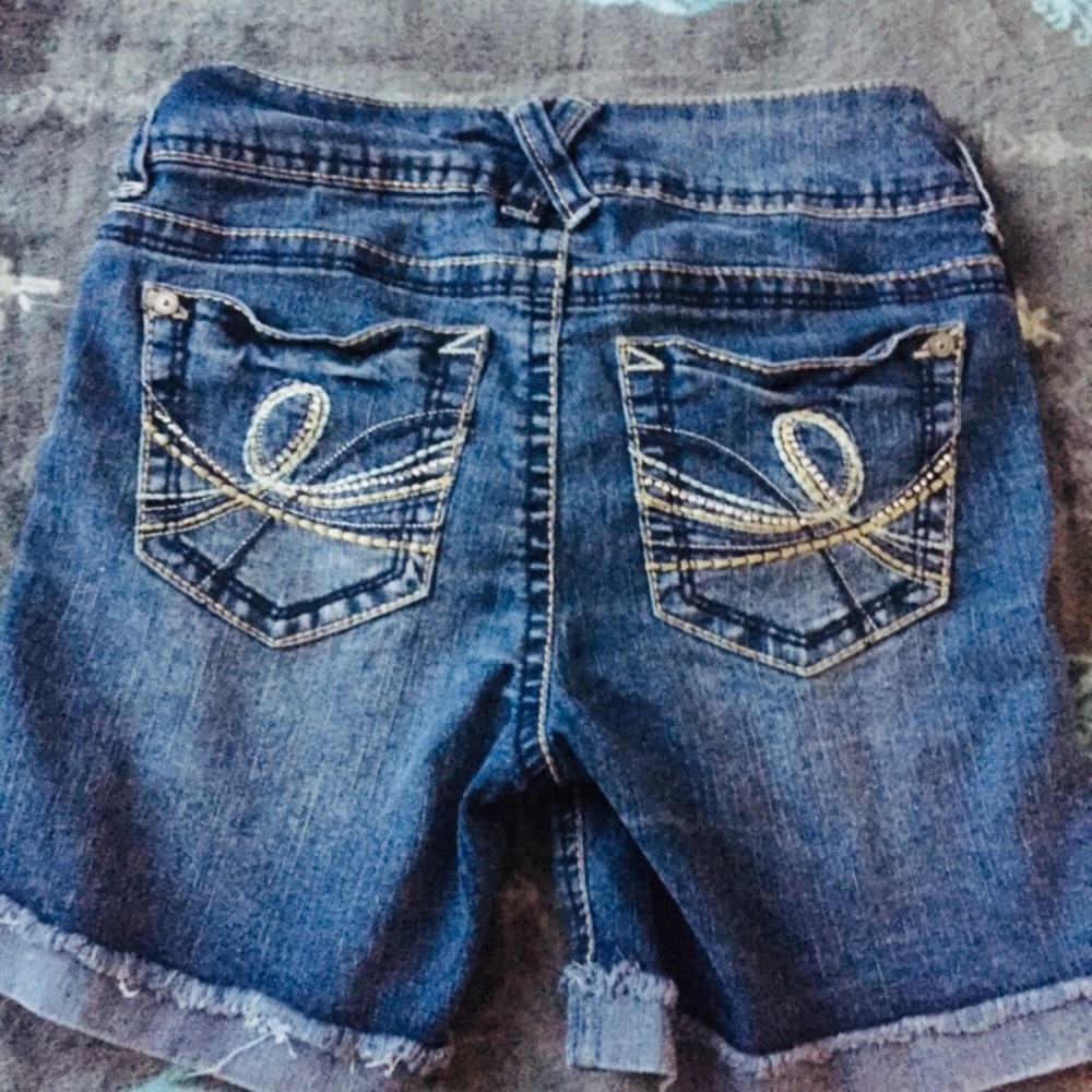 Shorts - Picture 2 of 2